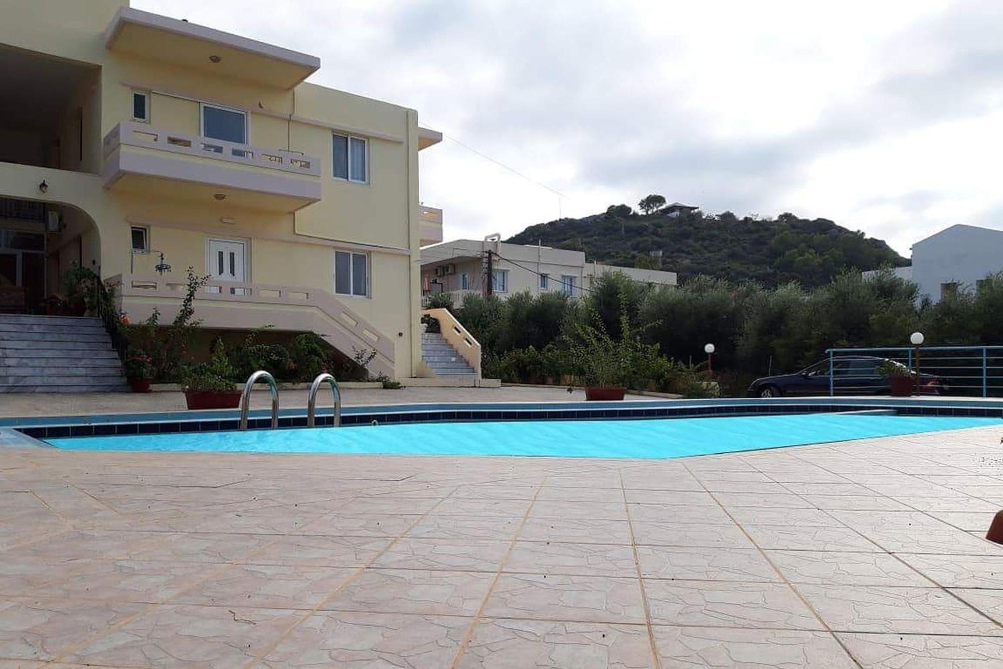 Litinas Apartments With Pool Агия-Марина Экстерьер фото